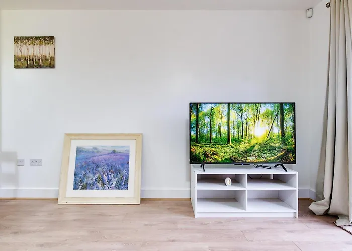 Comfy Home-Windrush Grove